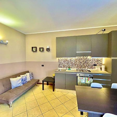 Апартаменты Casa Di Mirco - Ampio E Moderno Bilocale Кастенедоло Экстерьер фото