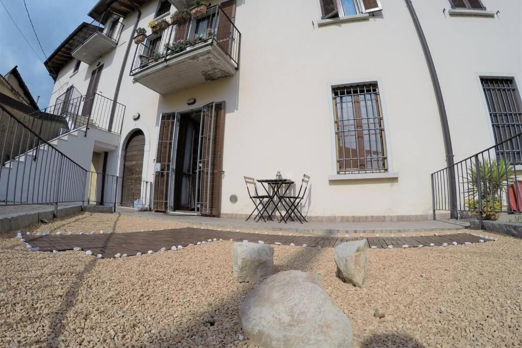Апартаменты Casa Di Mirco - Ampio E Moderno Bilocale Кастенедоло Экстерьер фото